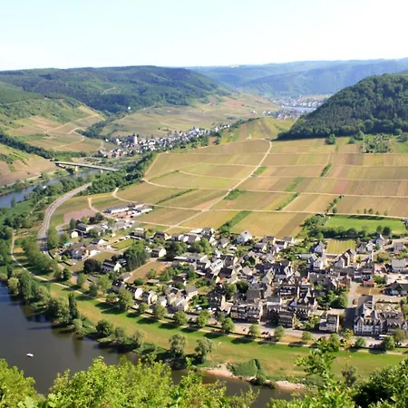 Apartment Georg Andre Soehne